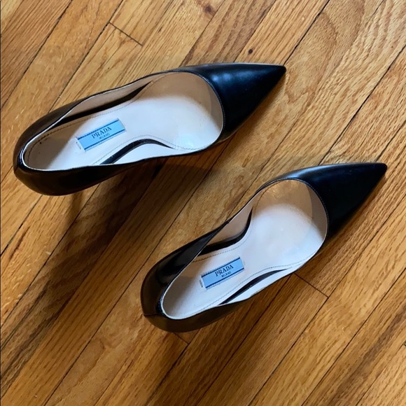 Prada black pointed toe heels - Picture 4 of 8